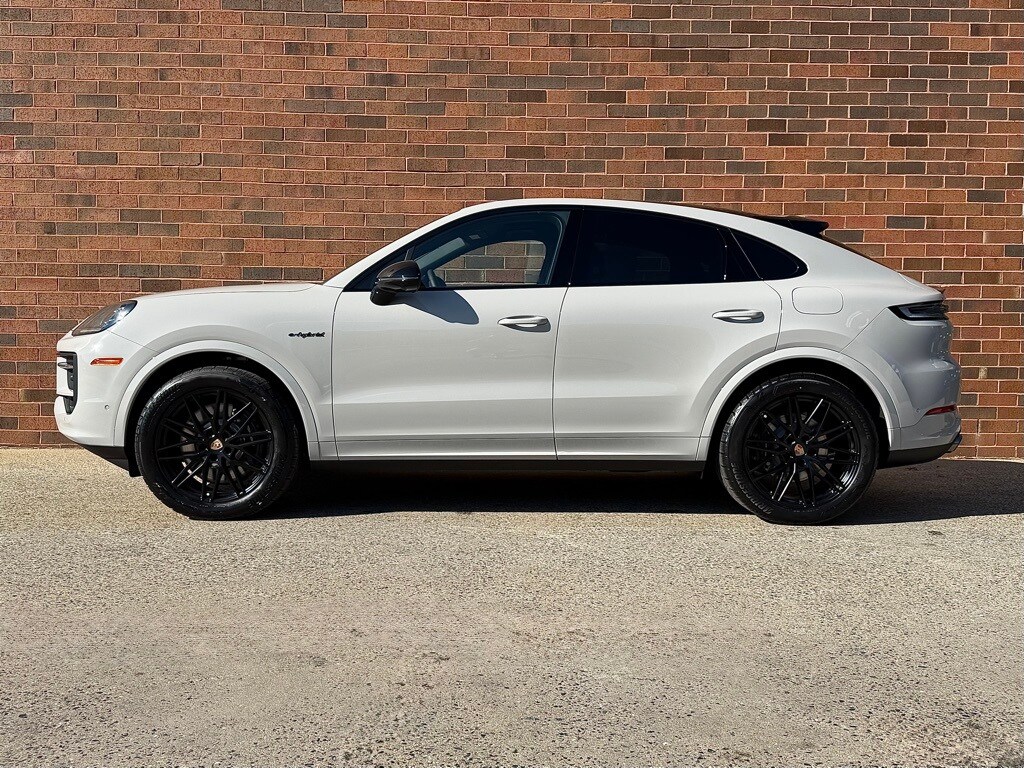 2026 Porsche Cayenne E-Hybrid Coupe photo 2