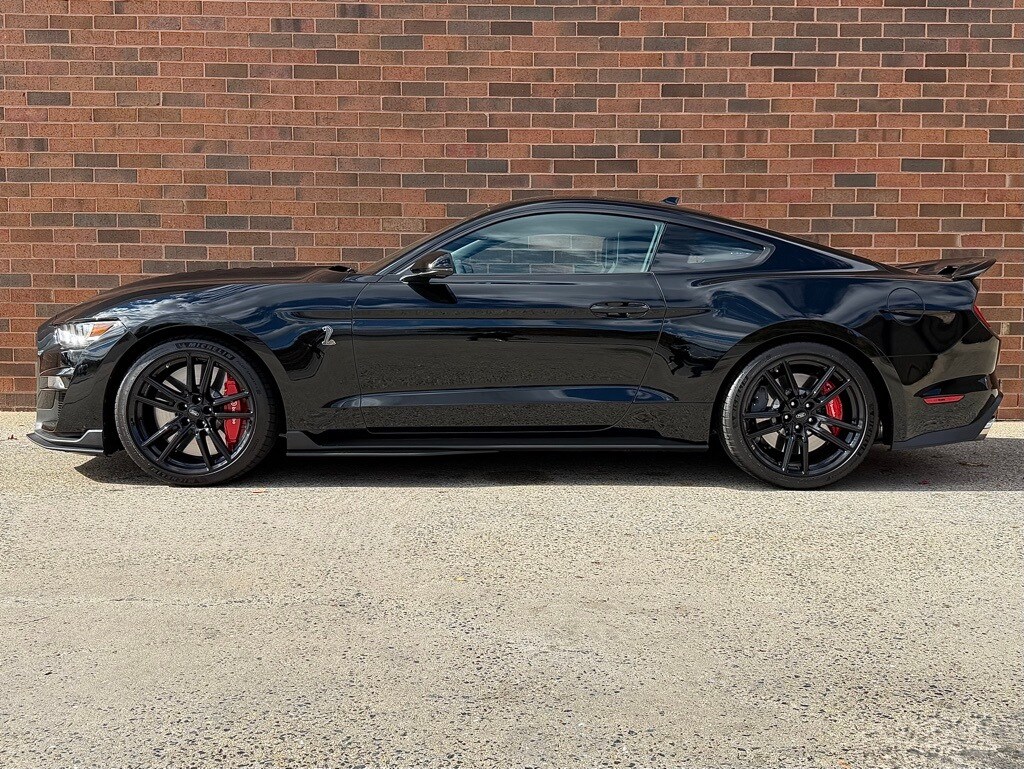 2021 Ford Mustang Shelby GT500 photo 2
