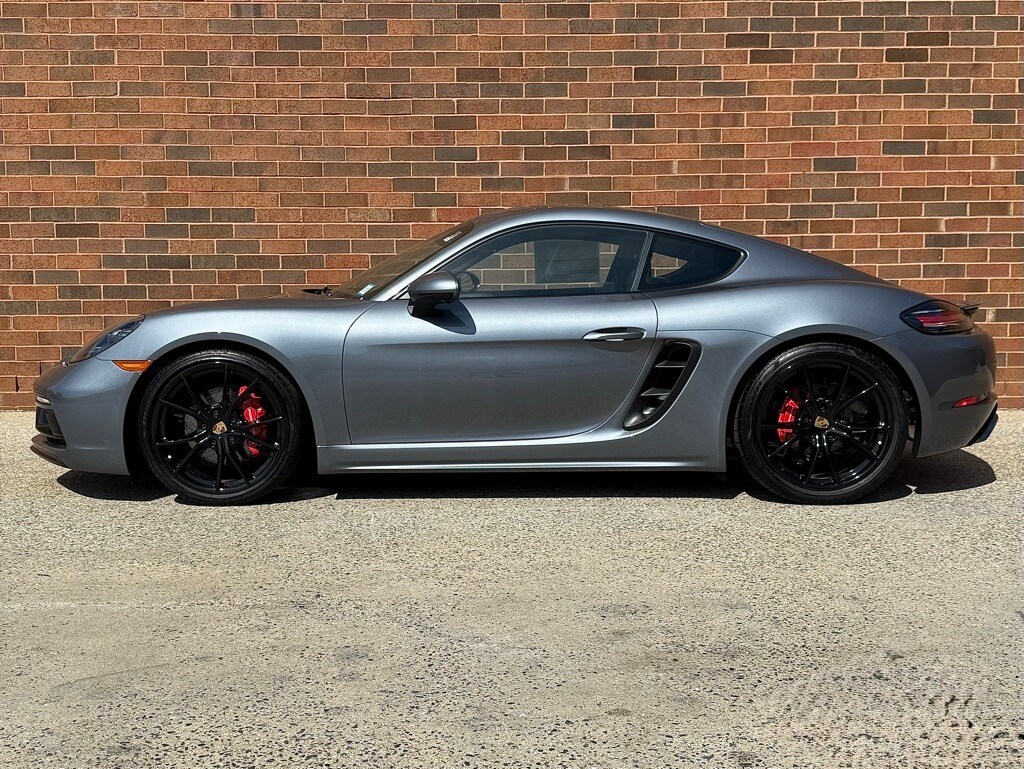 2025 Porsche Cayman S photo 2