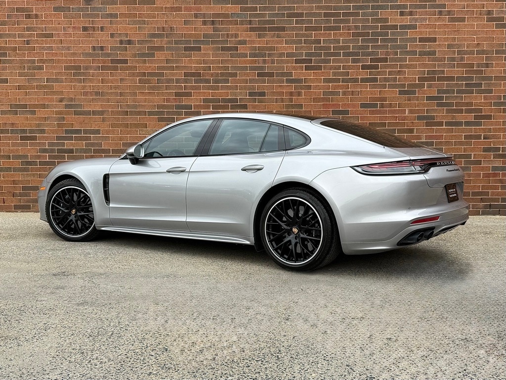 2023 Porsche Panamera Turbo S photo 3