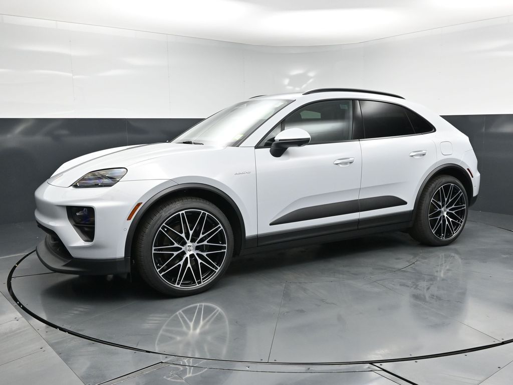 2026 Porsche Macan Base