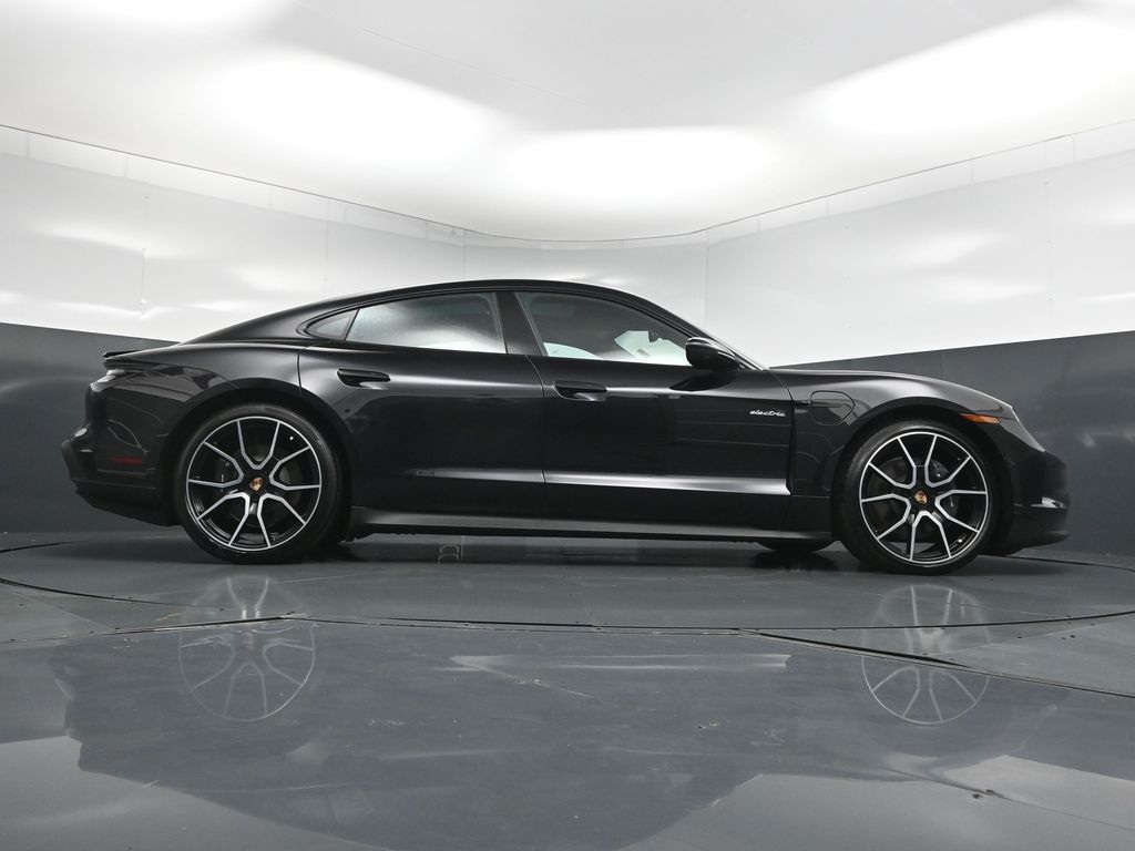 2025 Porsche Taycan Base - Photo 29