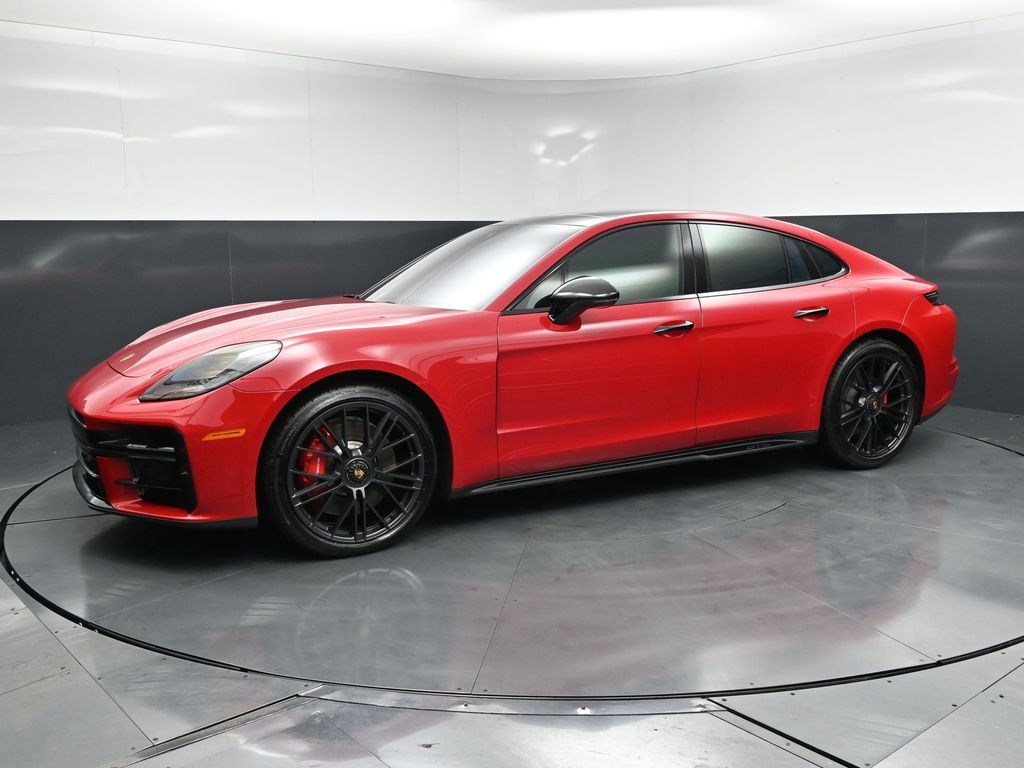 2026 Porsche Panamera GTS's photo