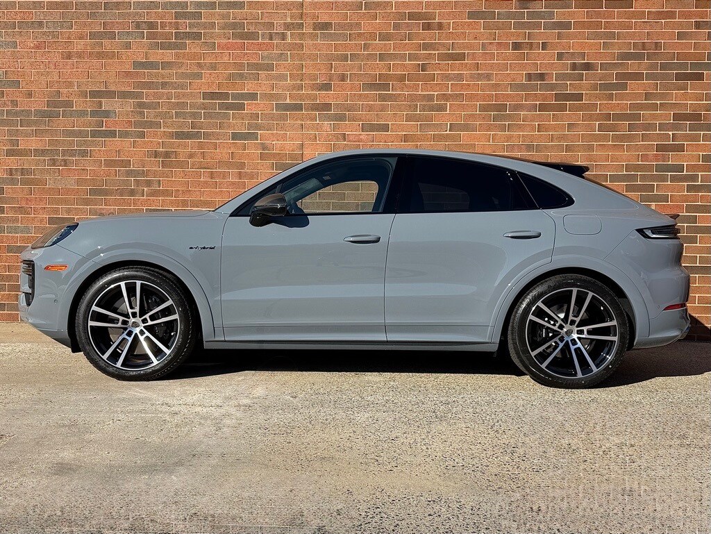 2026 Porsche Cayenne E-Hybrid Coupe photo 2