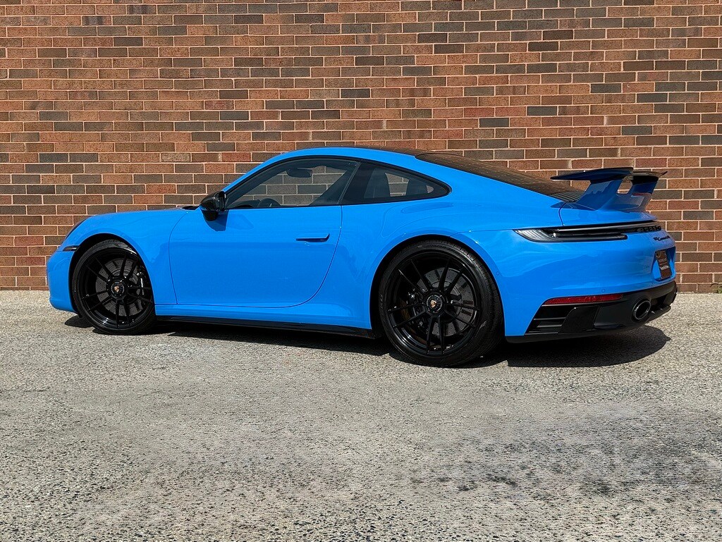 2022 Porsche 911 4 GTS photo 3