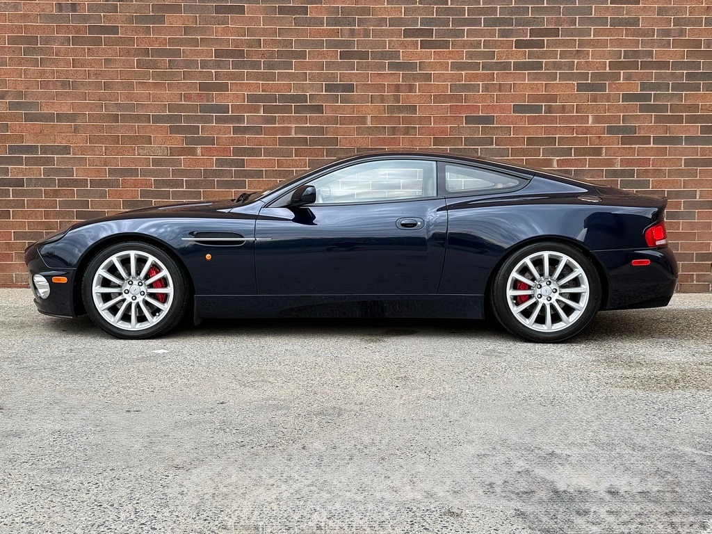 Used 2003 Aston Martin Vanquish Base with VIN SCFAC23353B501182 for sale in Freeport, NY