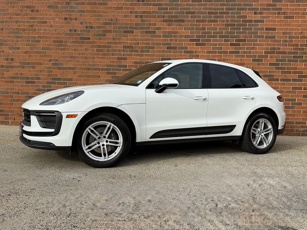 2024 Porsche Macan Base