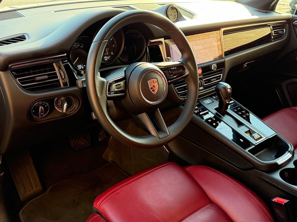 Used 2025 Porsche Macan SUV