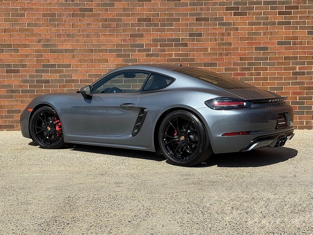 2025 Porsche Cayman S photo 3