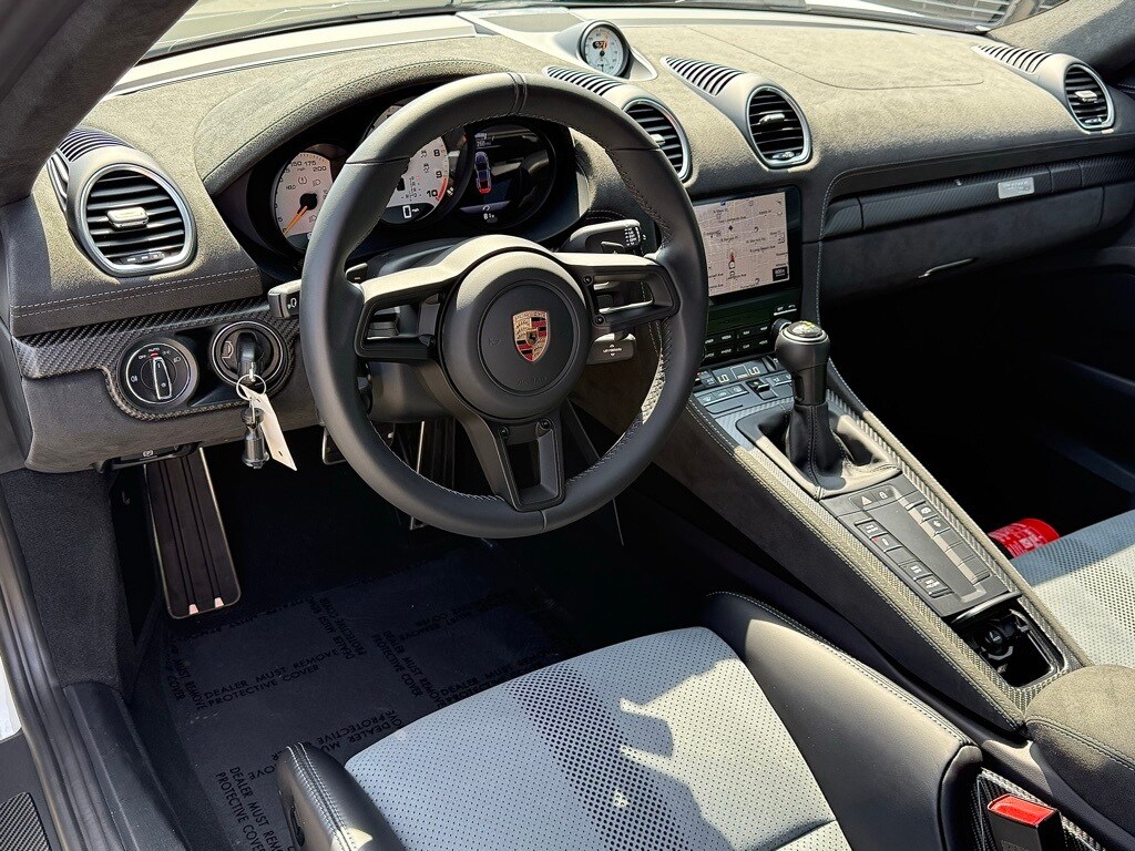 2024 Porsche Cayman GT4 RS photo 4
