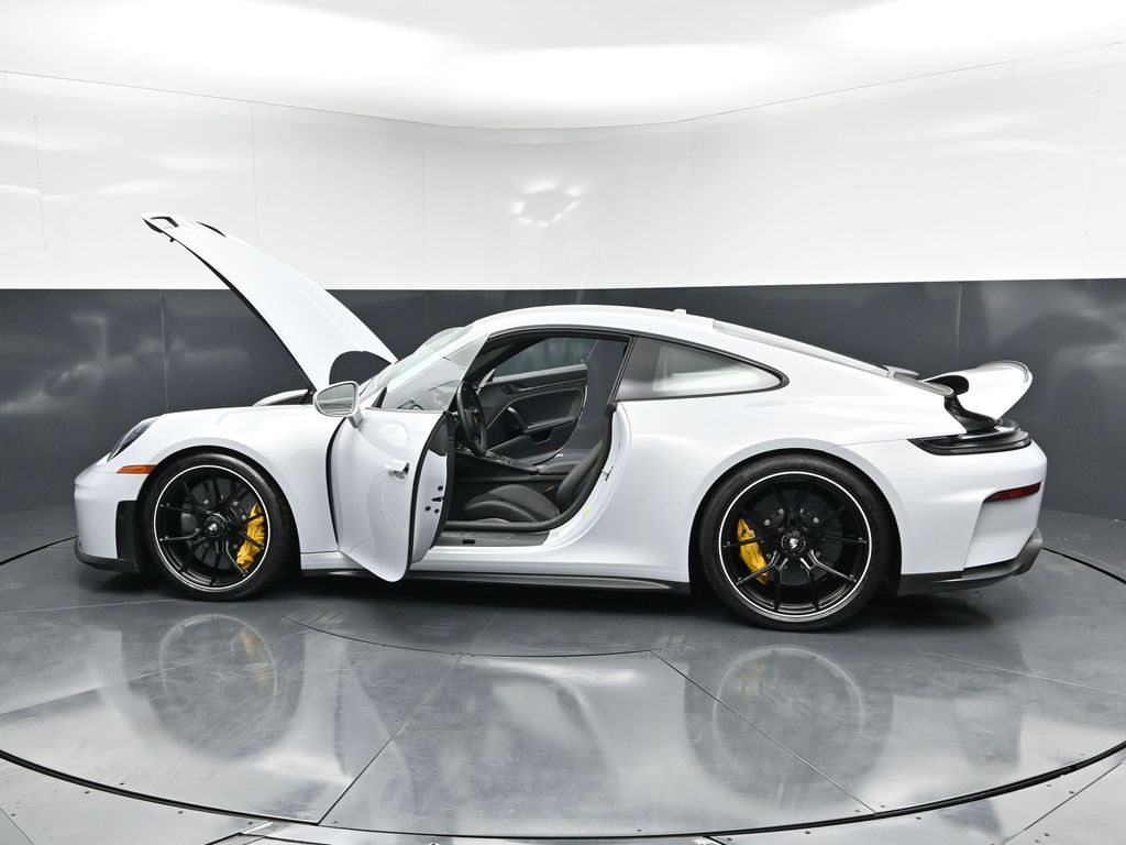 2025 Porsche 911 GT3 - Photo 30