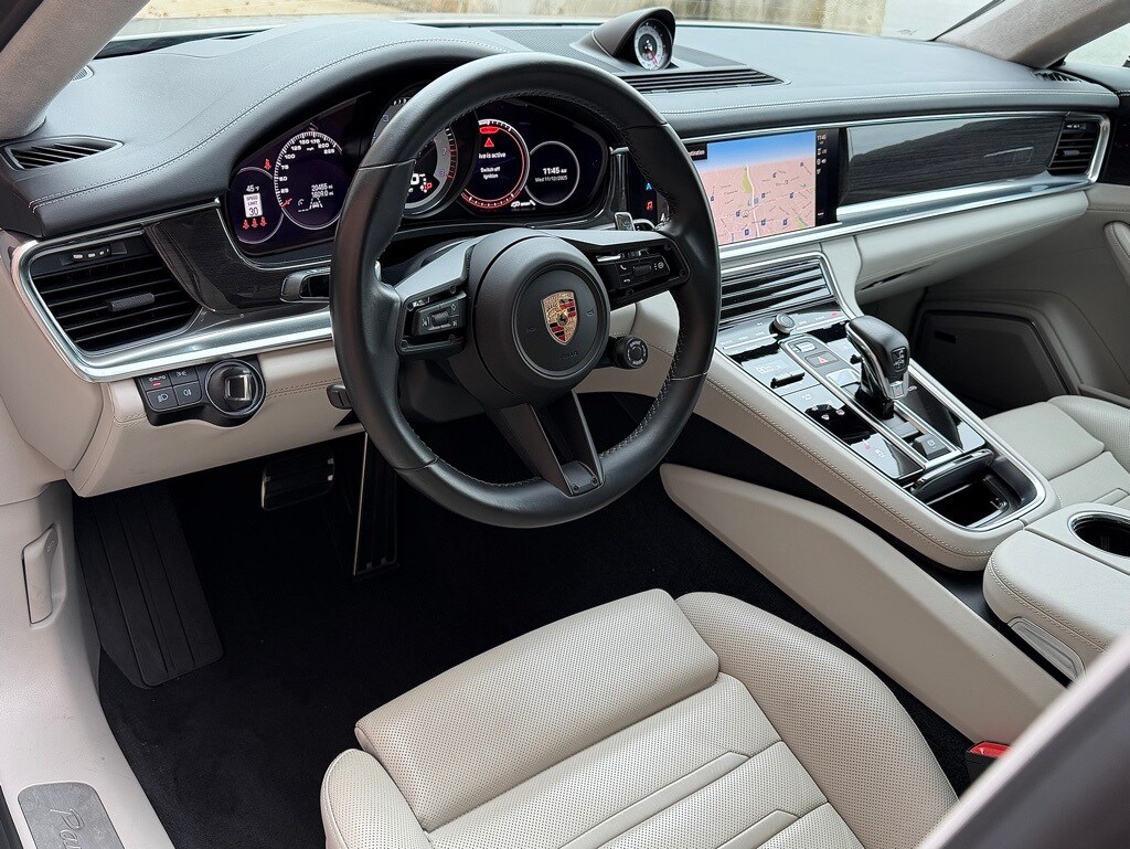 2023 Porsche Panamera Turbo S photo 4