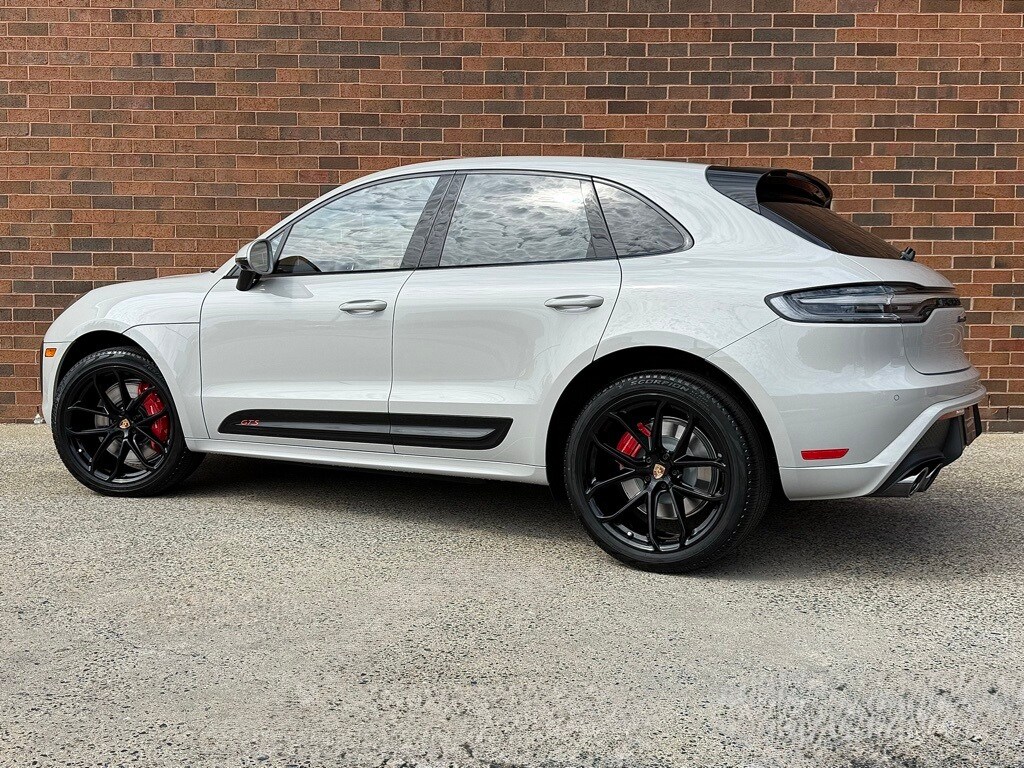 2026 Porsche Macan GTS photo 3