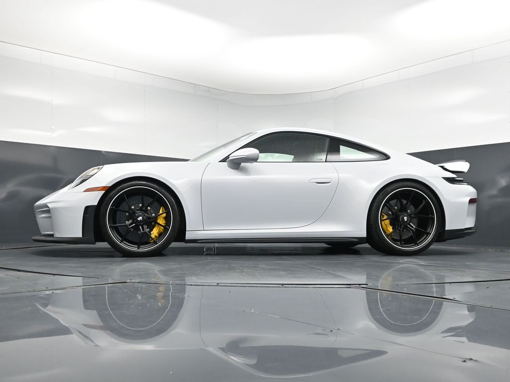2025 Porsche 911 GT3 - Photo 21