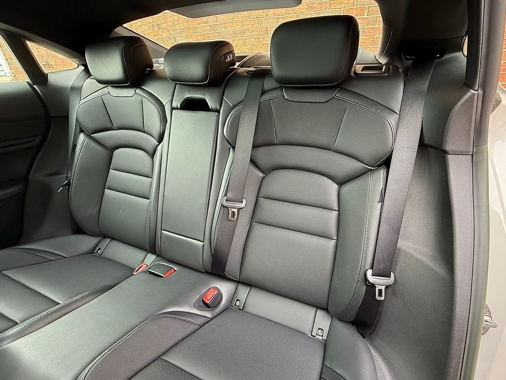 2024 Porsche Taycan Base - Photo 18