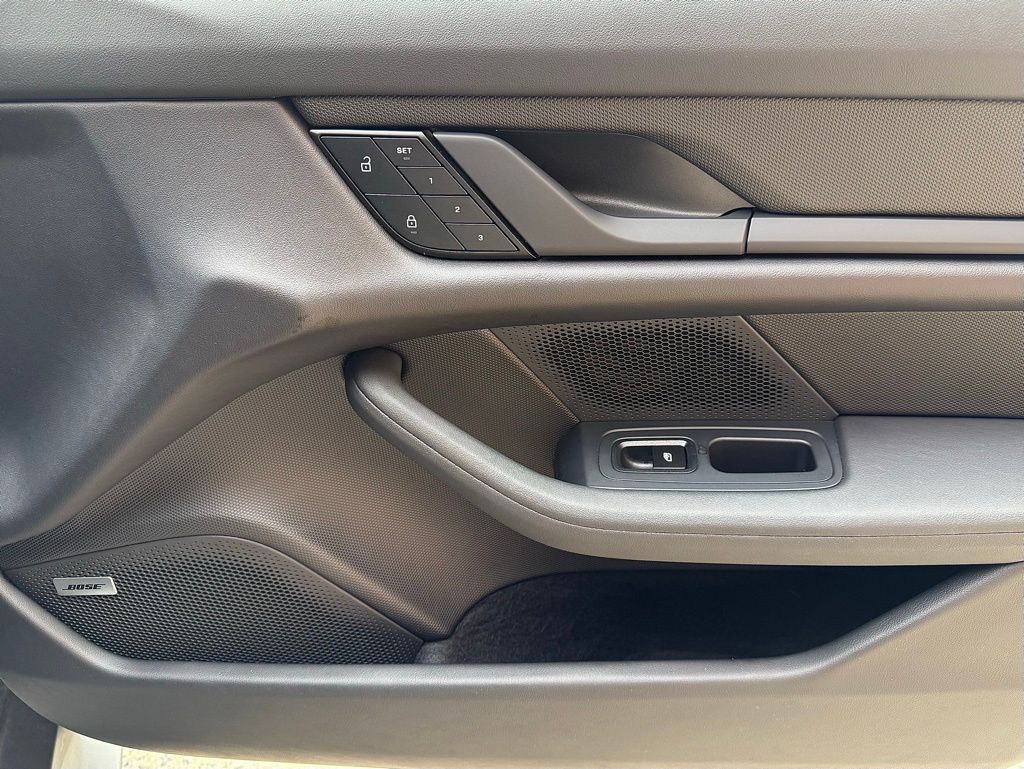 2024 Porsche Taycan Base - Photo 21