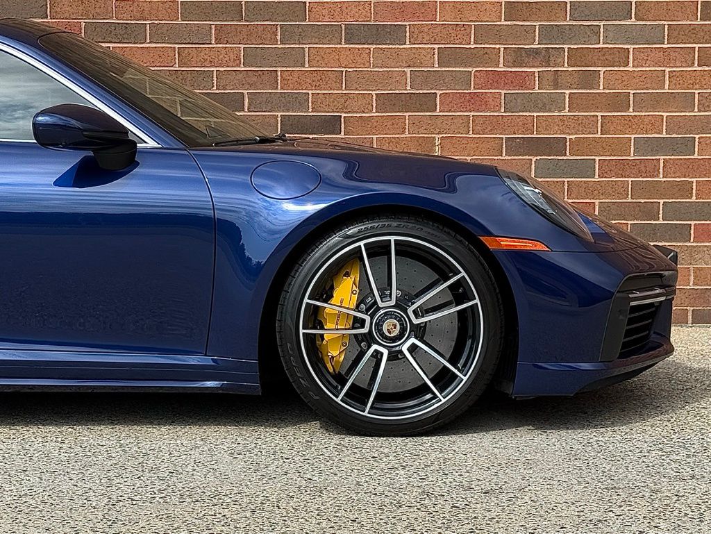 2022 Porsche 911 Turbo S - Photo 11