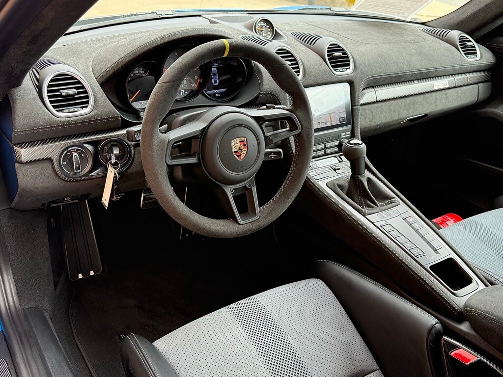 2024 Porsche Cayman GT4 RS photo 4