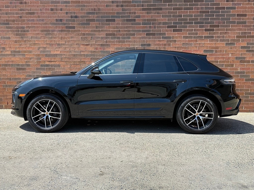 Certified 2024 Porsche Macan Base with VIN WP1AA2A56RLB04140 for sale in Freeport, NY