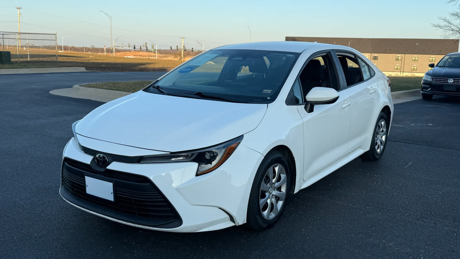 2023 Toyota Corolla LE's photo