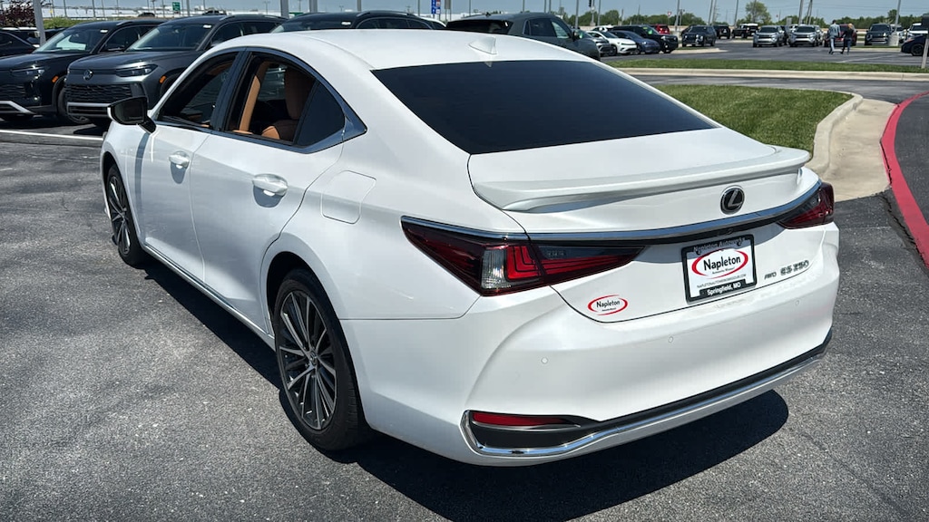 Used 2024 Lexus ES 250 Luxury Sedan