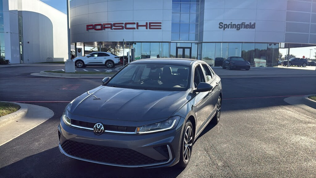 Certified 2025 Volkswagen Jetta 1.5T SE Sedan