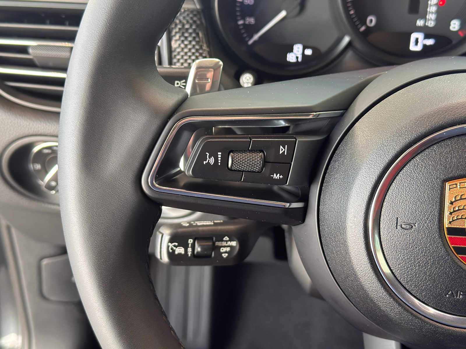 2026 Porsche Macan T - Photo 31