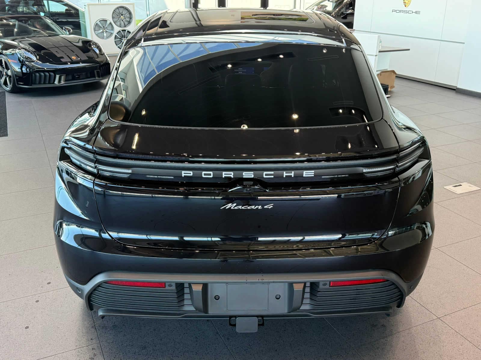2026 Porsche Macan Base - Photo 6