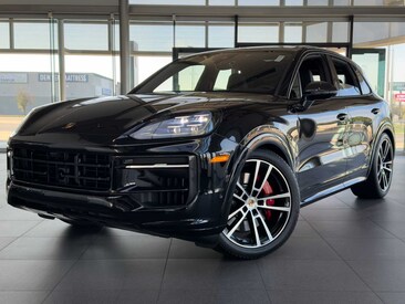 2025 Porsche Cayenne GTS SUV