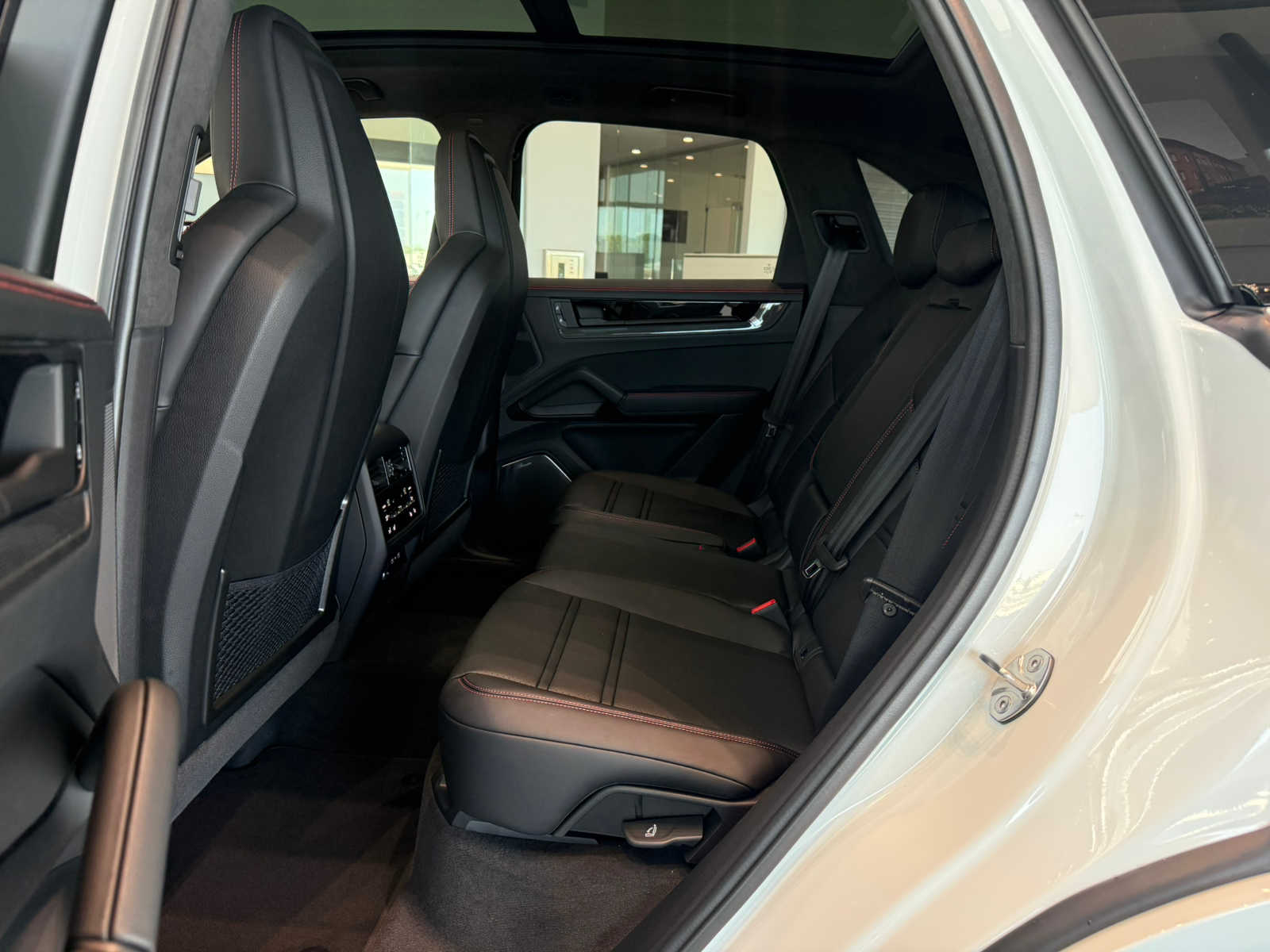 2026 Porsche Cayenne GTS - Photo 21