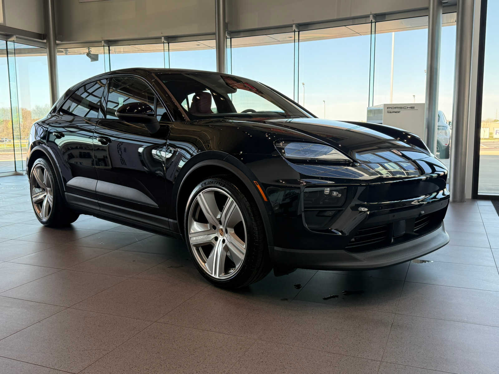2026 Porsche Macan Base - Photo 9