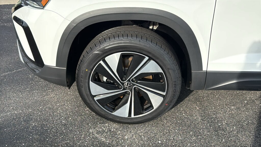 Certified 2024 Volkswagen Taos 1.5T SE SUV
