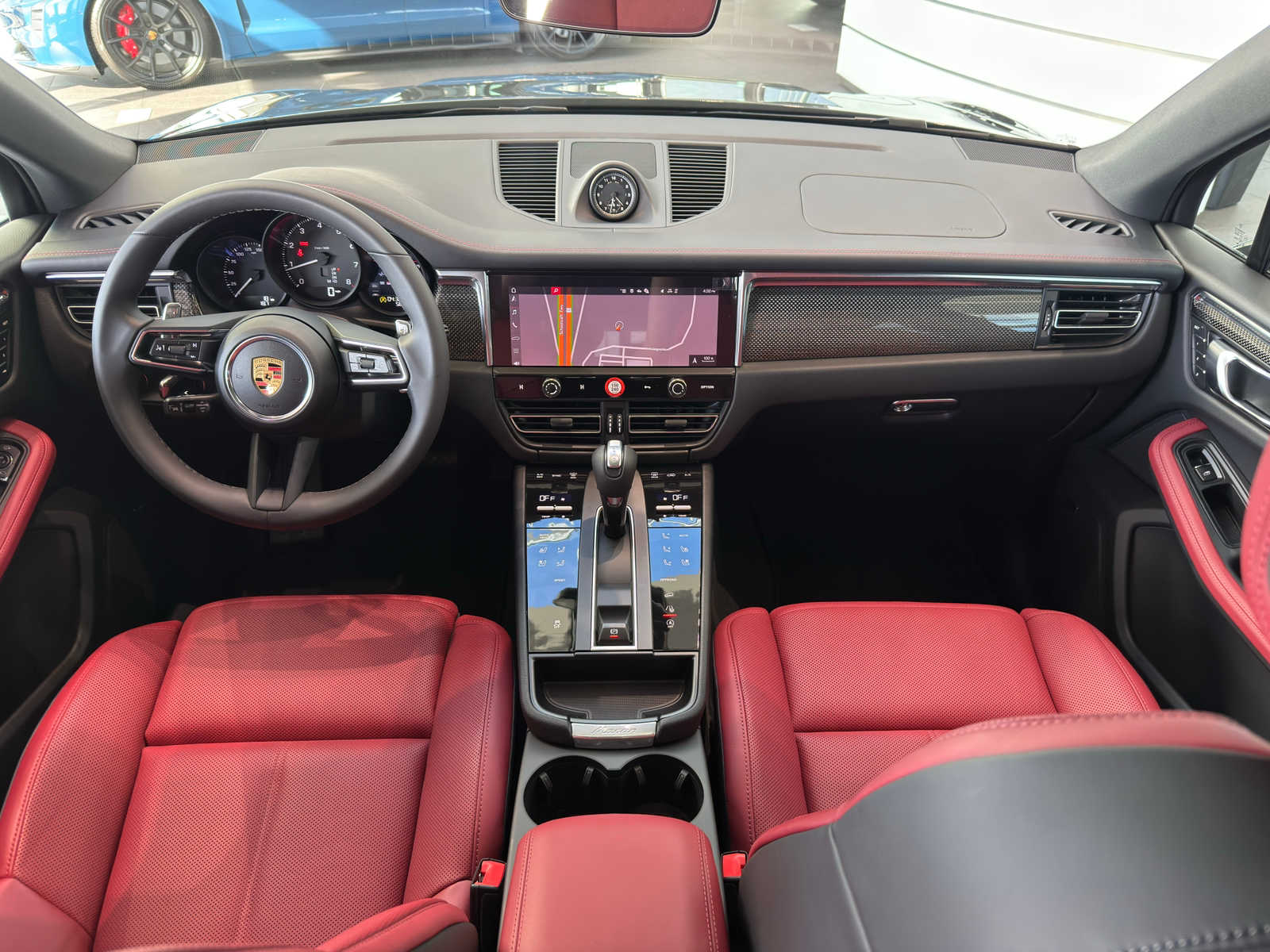 2026 Porsche Macan T - Photo 16