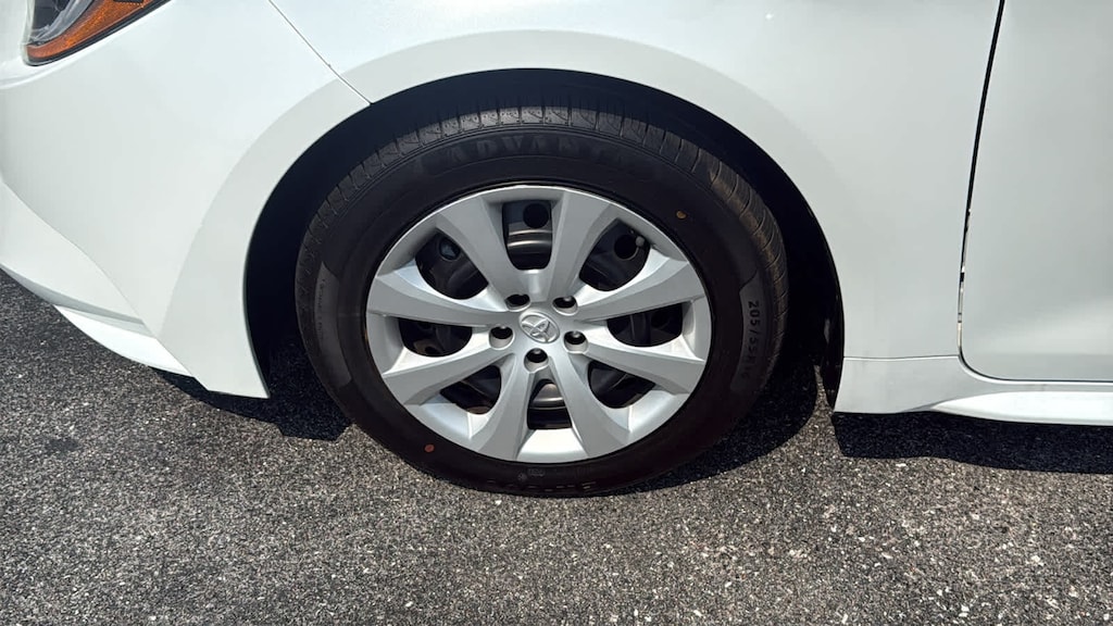 Used 2025 Toyota Corolla LE Sedan