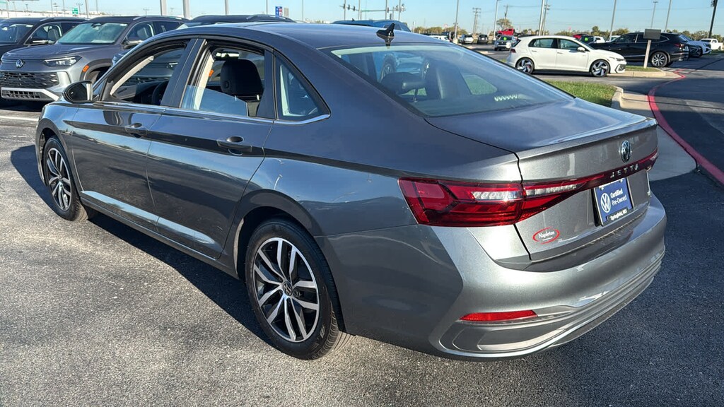 Certified 2025 Volkswagen Jetta 1.5T SE Sedan