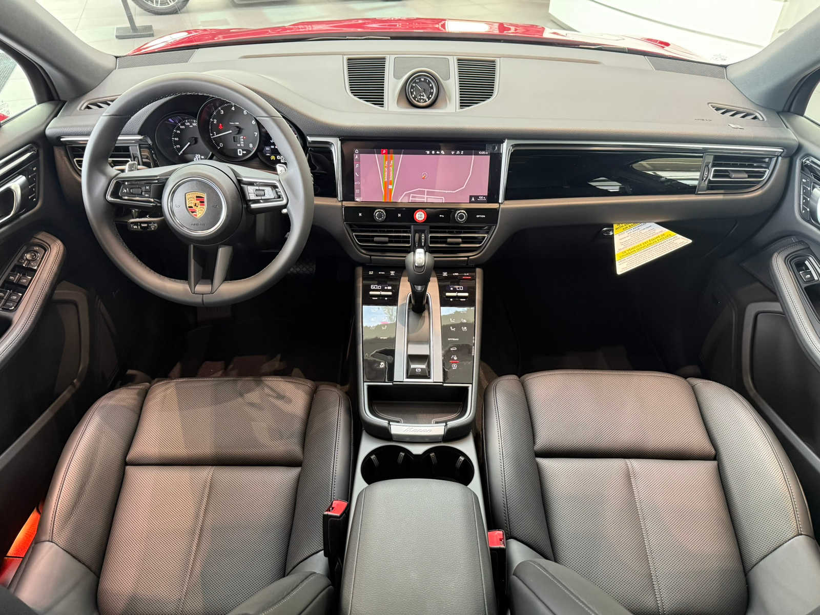2026 Porsche Macan - Photo 17