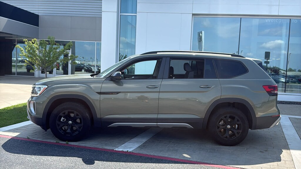 Certified 2025 Volkswagen Atlas 2.0T Peak Edition SUV