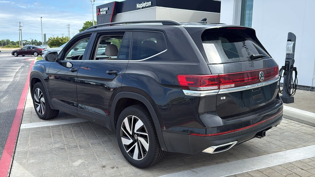 Used 2025 Volkswagen Atlas 2.0T SE w/Technology SUV
