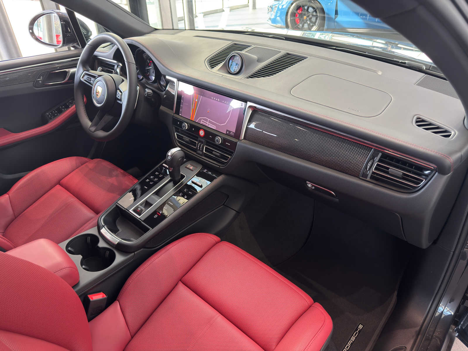 2026 Porsche Macan T - Photo 15