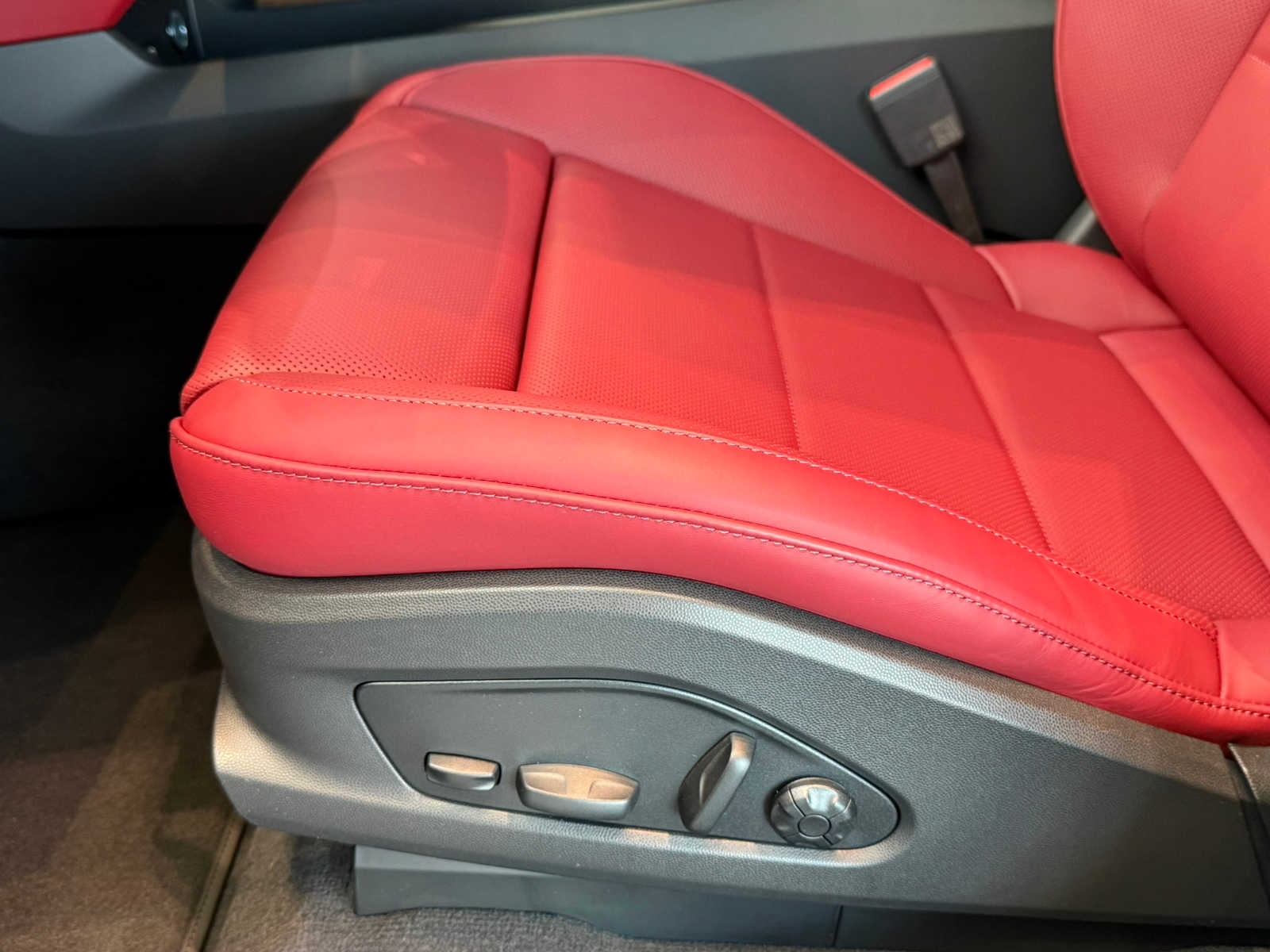 2026 Porsche Macan Base - Photo 28
