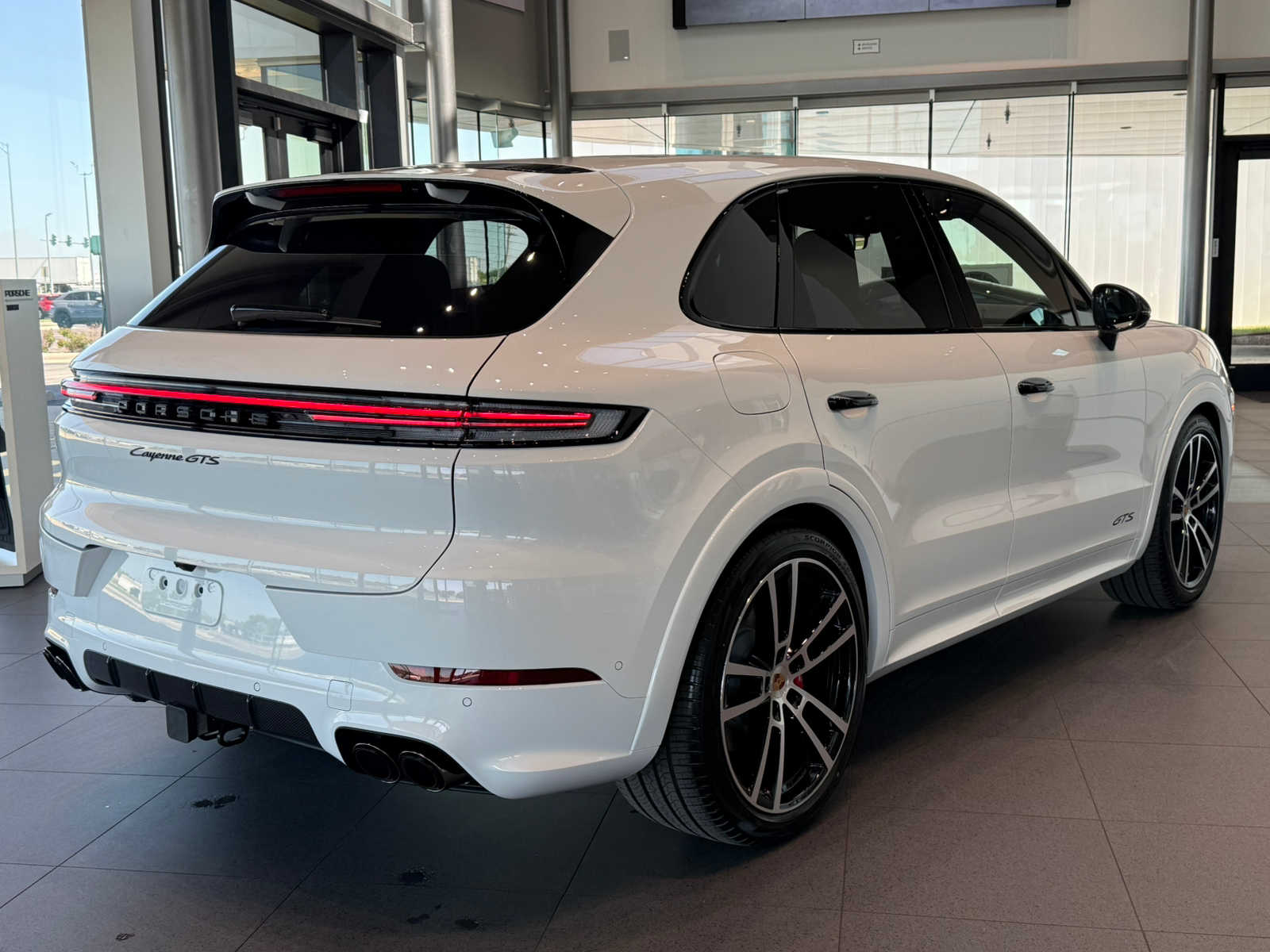 2026 Porsche Cayenne GTS - Photo 7