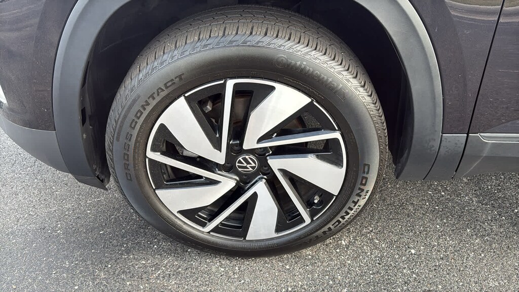 Certified 2025 Volkswagen Atlas 2.0T SE w/Technology SUV