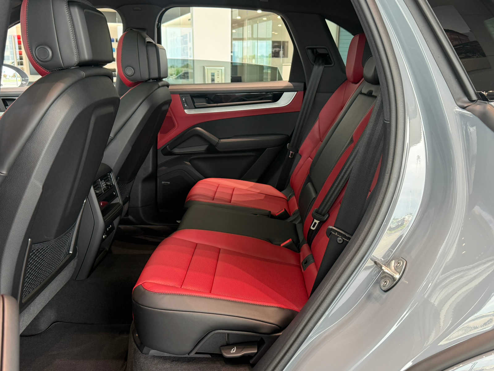2026 Porsche Cayenne S E-Hybrid - Photo 21
