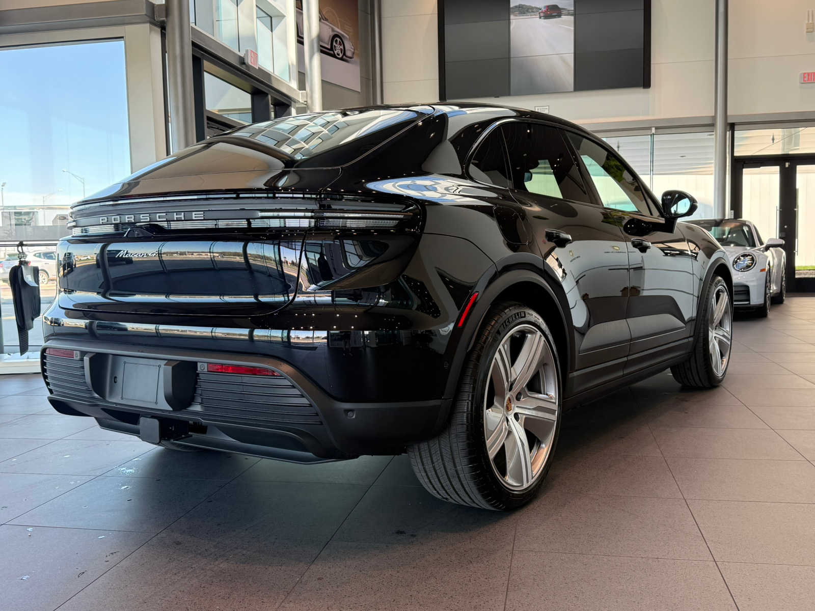 2026 Porsche Macan Base - Photo 7