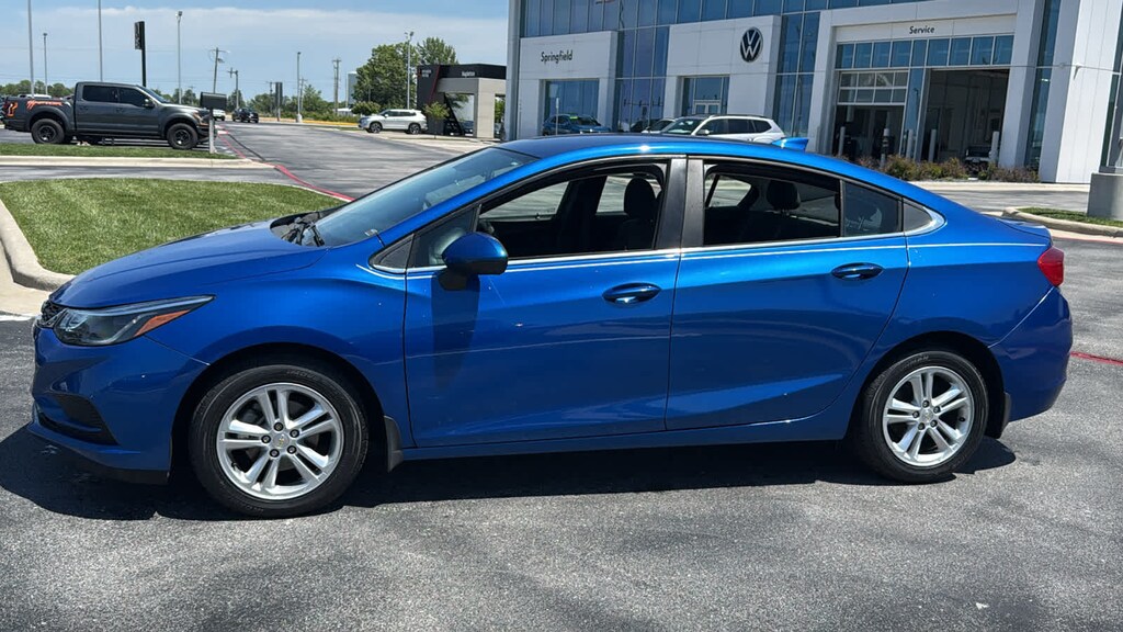 Used 2017 Chevrolet Cruze LT Auto Sedan