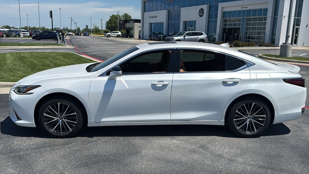 Used 2024 Lexus ES 250 Luxury Sedan