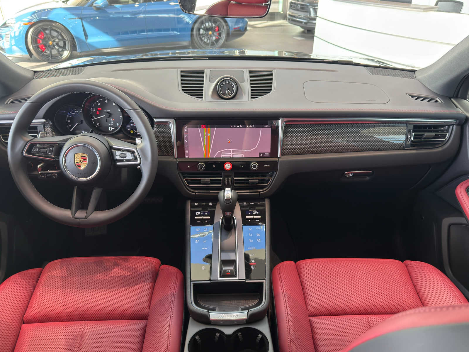 2026 Porsche Macan T - Photo 17