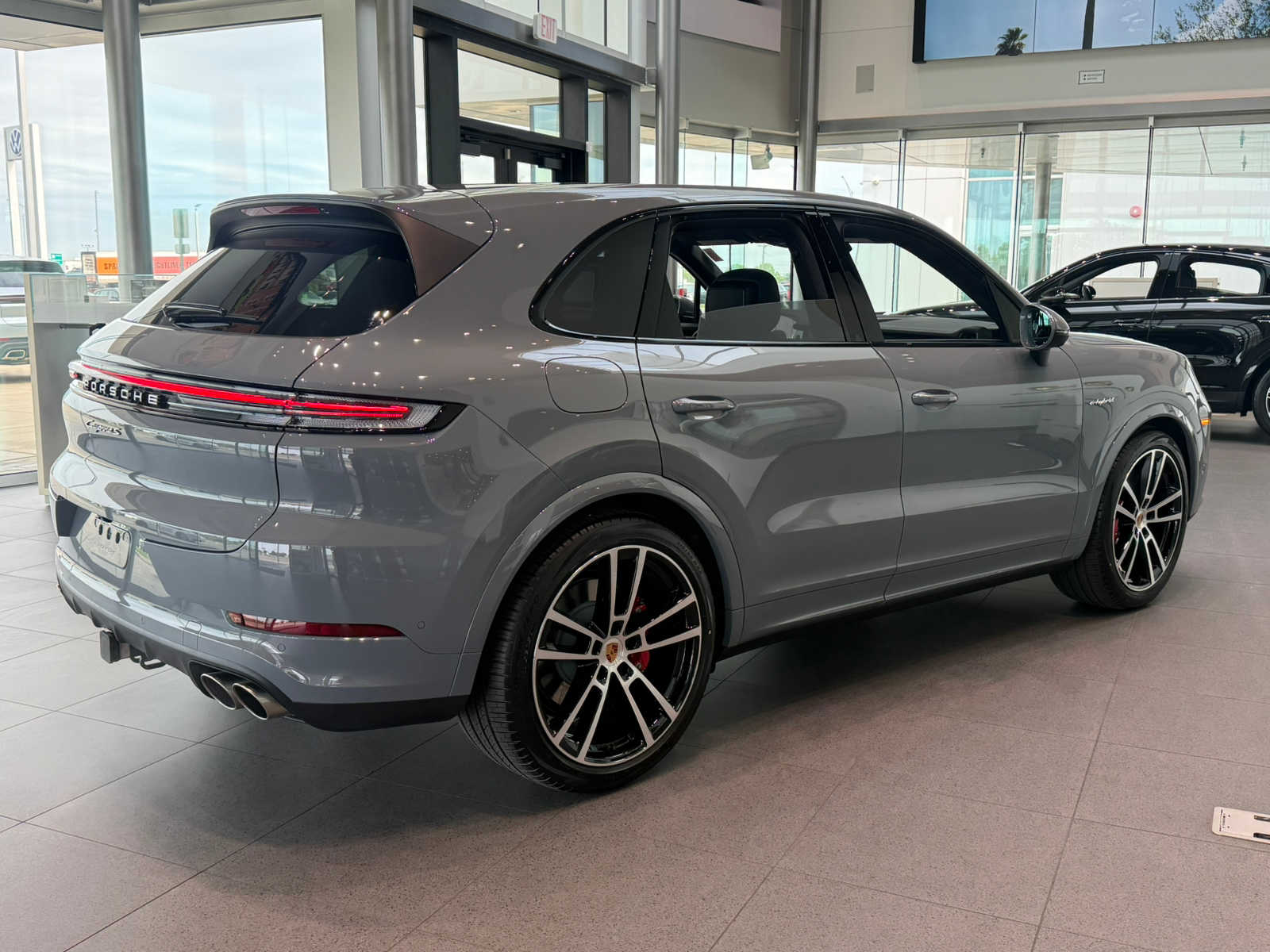 2026 Porsche Cayenne S E-Hybrid - Photo 7