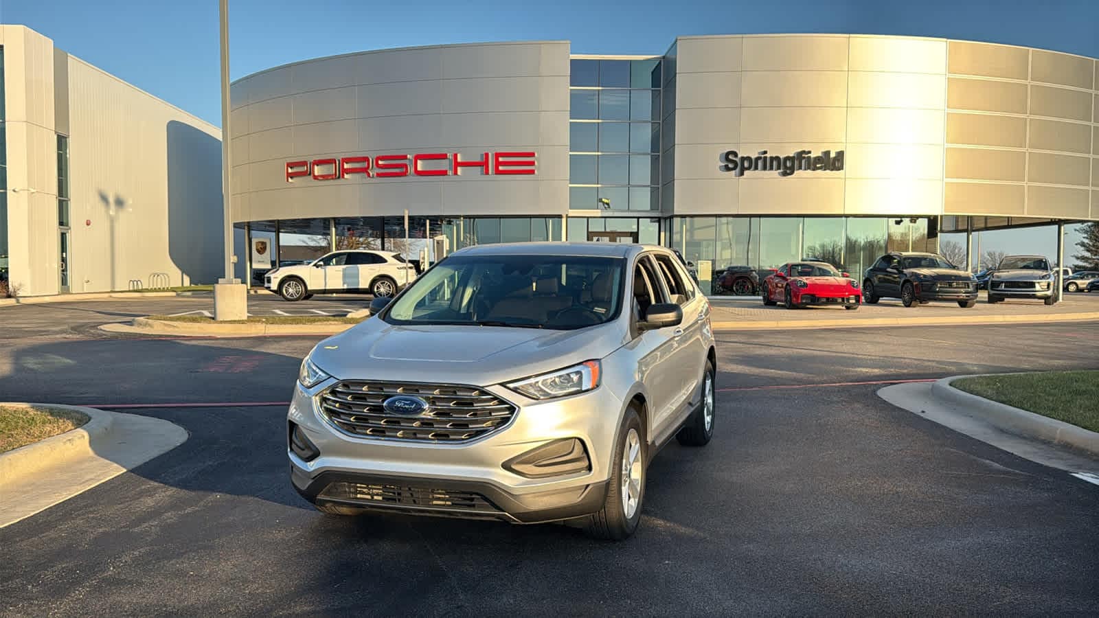 2019 Ford Edge SE's photo