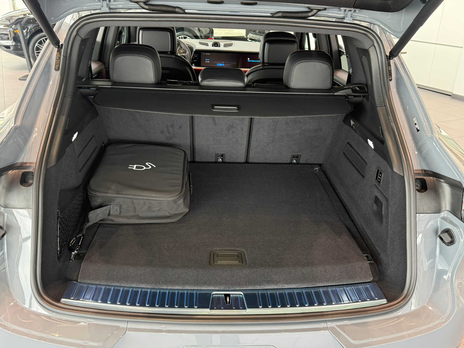 2026 Porsche Cayenne S E-Hybrid - Photo 14